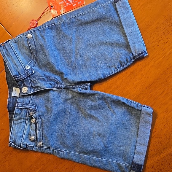 True Religion Boys Stretch Denim Roll Cuff Shorts NWT - Picture 1 of 4